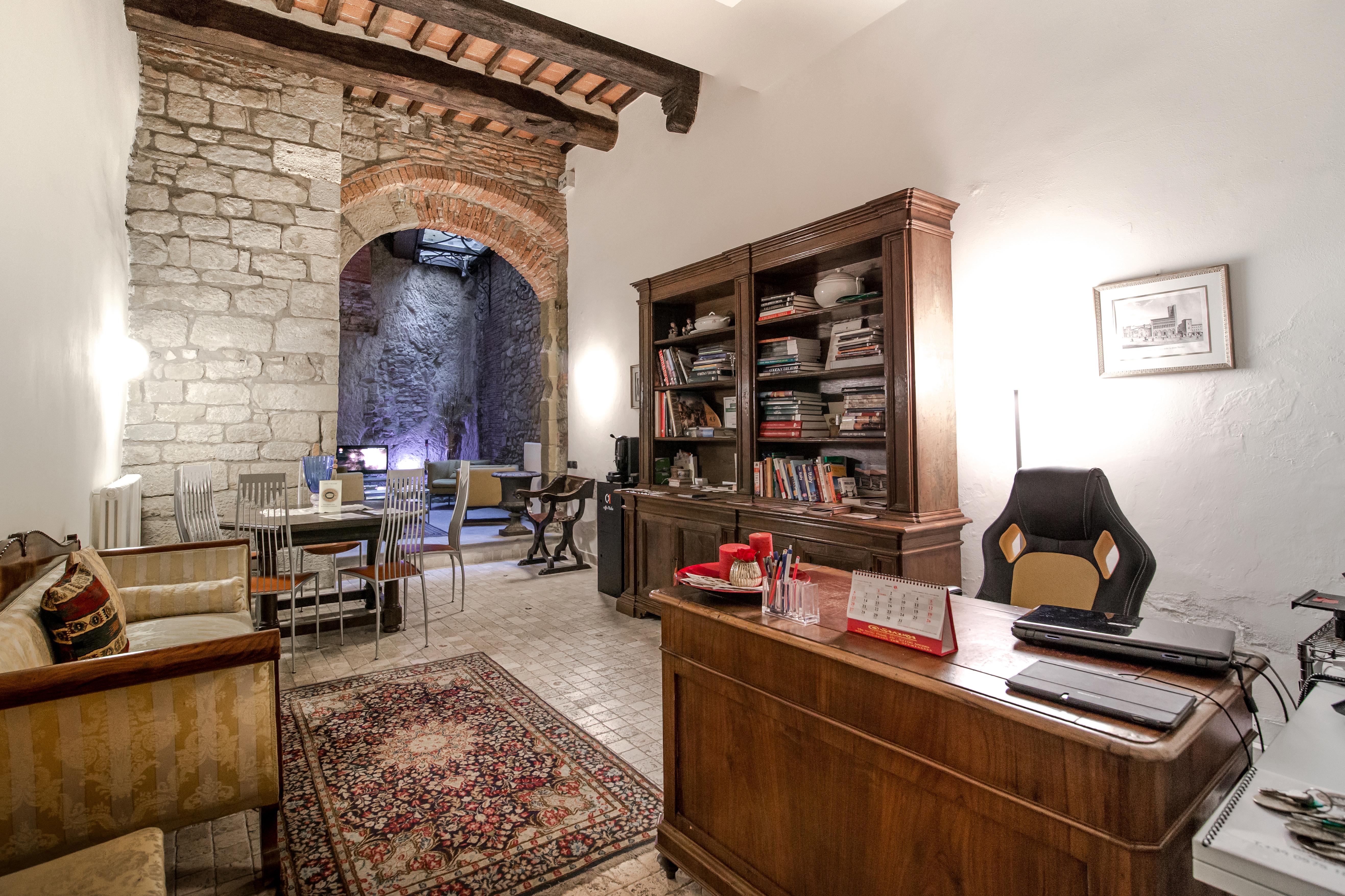 La Corte Del Re Suite & Rooms Arezzo Bagian luar foto