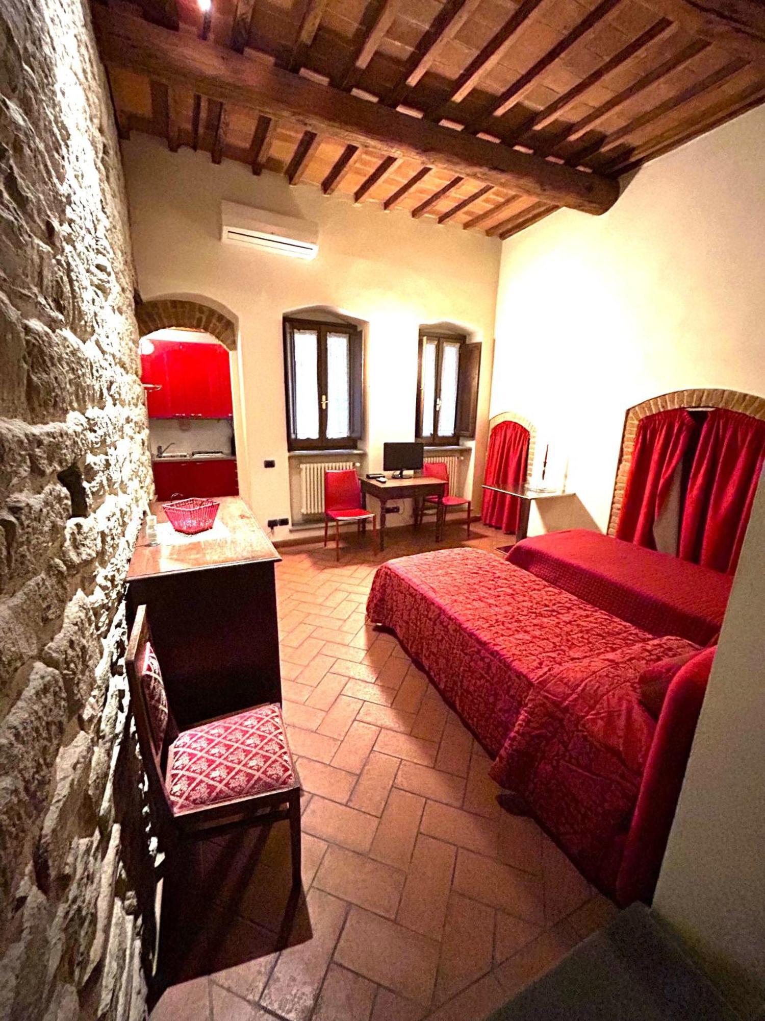La Corte Del Re Suite & Rooms Arezzo Bagian luar foto