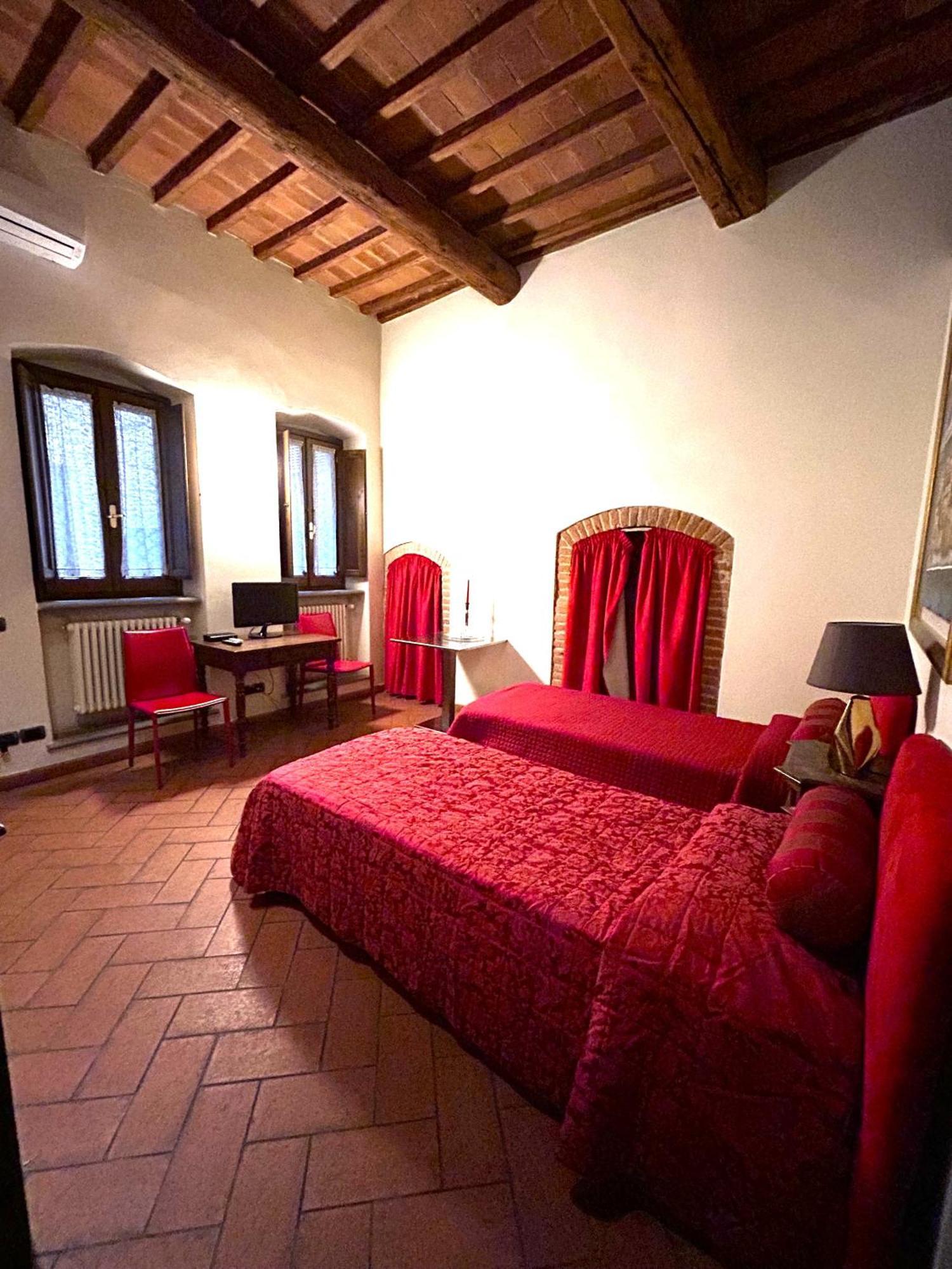 La Corte Del Re Suite & Rooms Arezzo Bagian luar foto