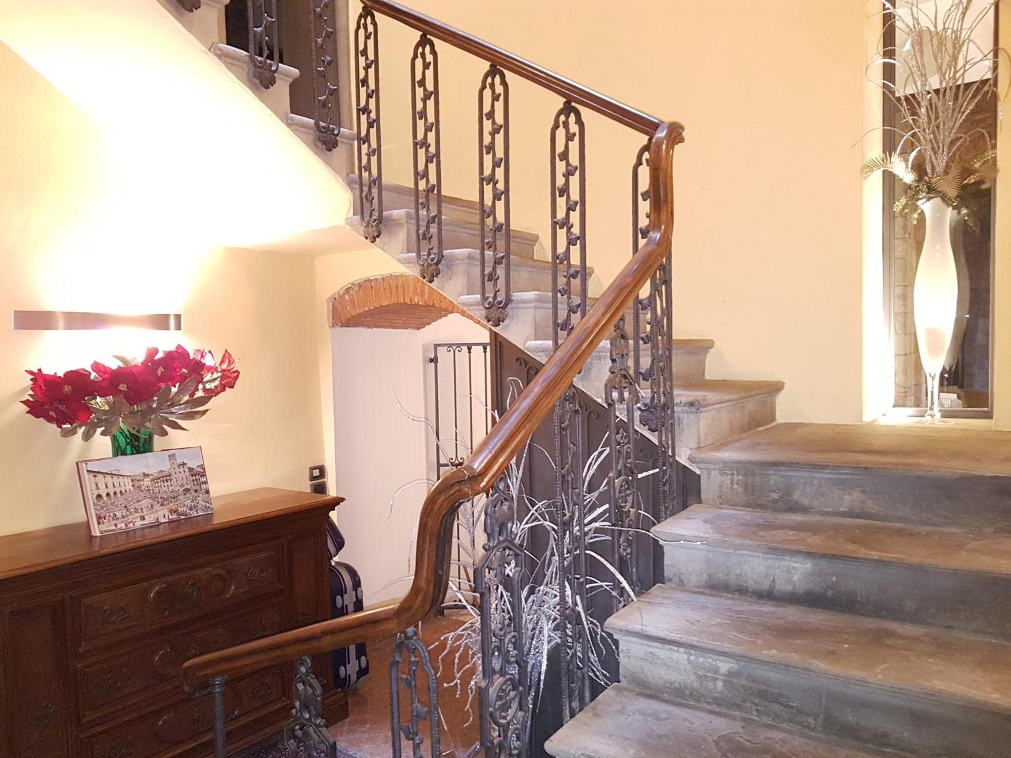 La Corte Del Re Suite & Rooms Arezzo Bagian luar foto
